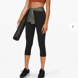 Lululemon | Align Crop Pant (size 6)